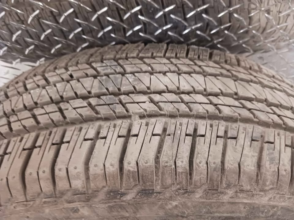 245 60 r20 TWO NEW BRIDGESTONE DUELER H/T ALL SEASON TIRES - photo 2