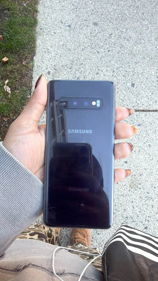 Samsung Galaxy S10 - photo 2