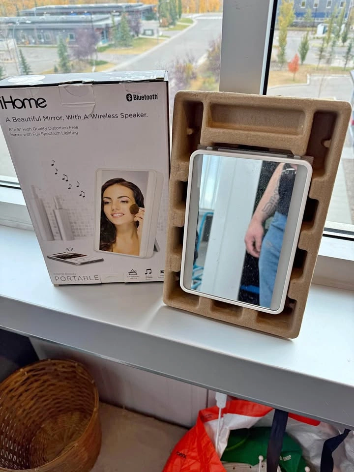iHome Beauty Portable Mirror with Bluetooth Speaker