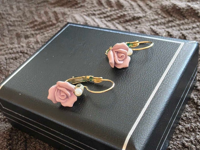 Charming Vintage Vibe! Retro Costume Earrings Bundle