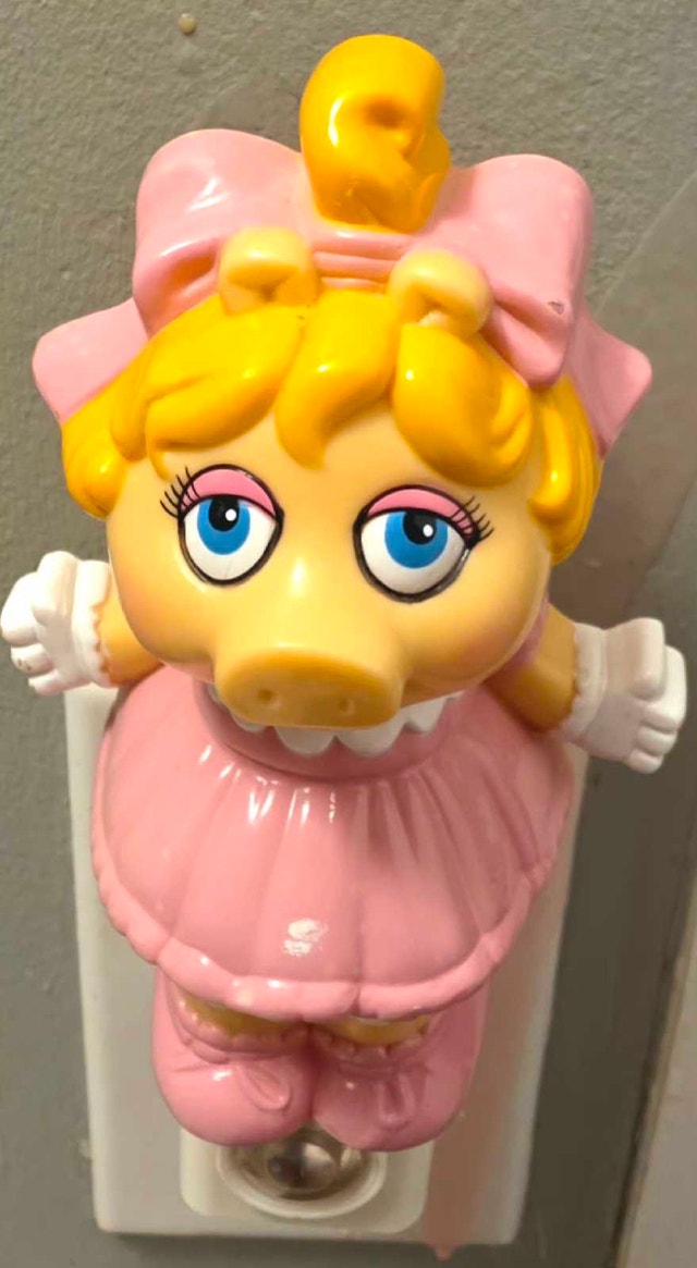 Vintage 1980s Muppet Babies Baby Piggy Plug-In Night Light!