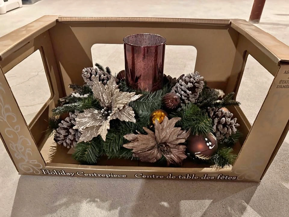 Holiday Floral Centrepiece