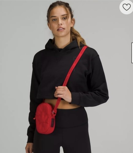 BNWT Lululemon Team Canada 22 Future Legacy Crossbody Bag - photo 4