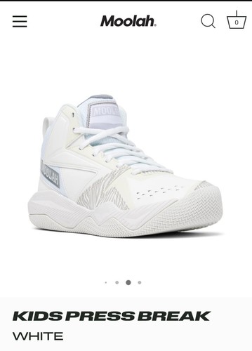 BNWOT Moolah Youth White Basketball Shoes Size 4.5