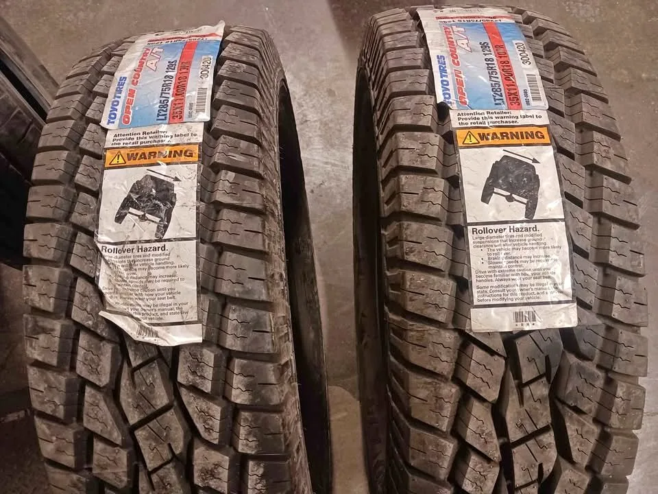 LT 285 75 r18 ONLY TWO NEW TOYO OPEN COUNTRY MT TIRES thumbnail