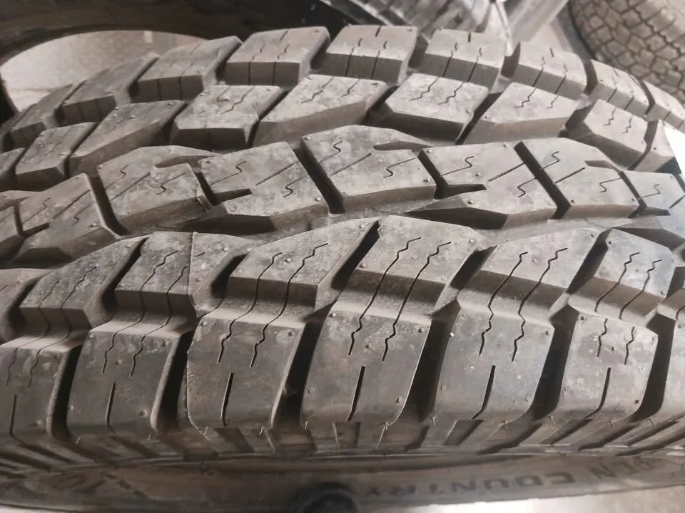 LT 285 75 r18 ONLY TWO NEW TOYO OPEN COUNTRY MT TIRES image indicator(2)