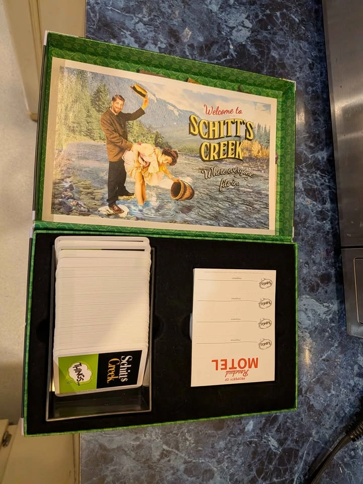 Schitt's Creek things in a box game - photo 3