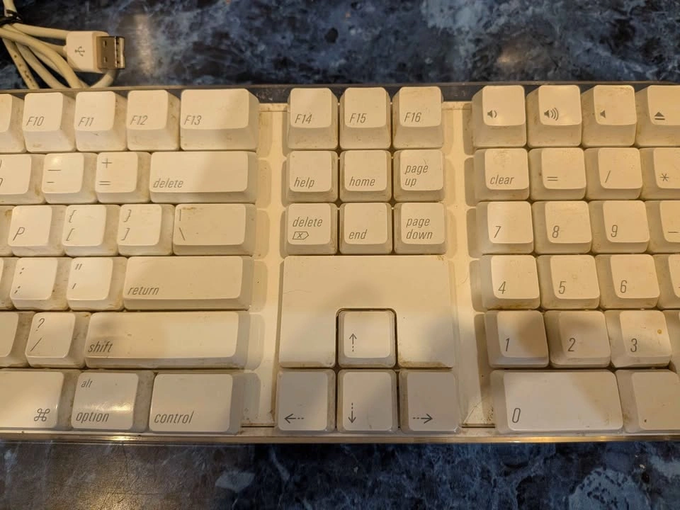 Apple keyboard - photo 3