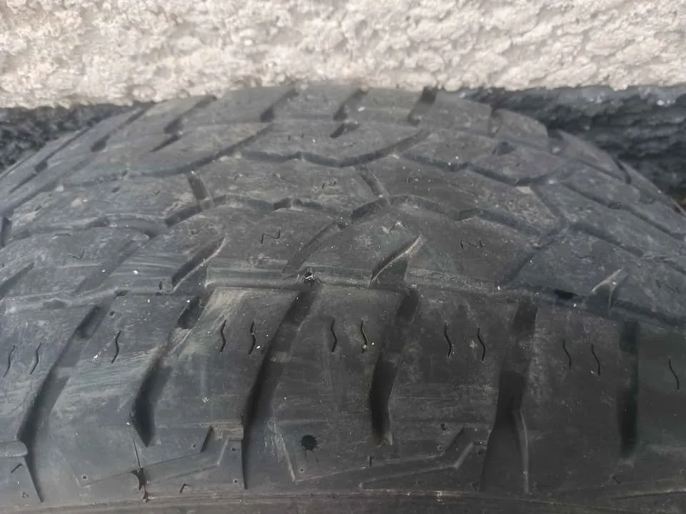 LT 275 60 r20 ONE IRONMAN ALL COUNTRY Truck Tire image indicator(2)