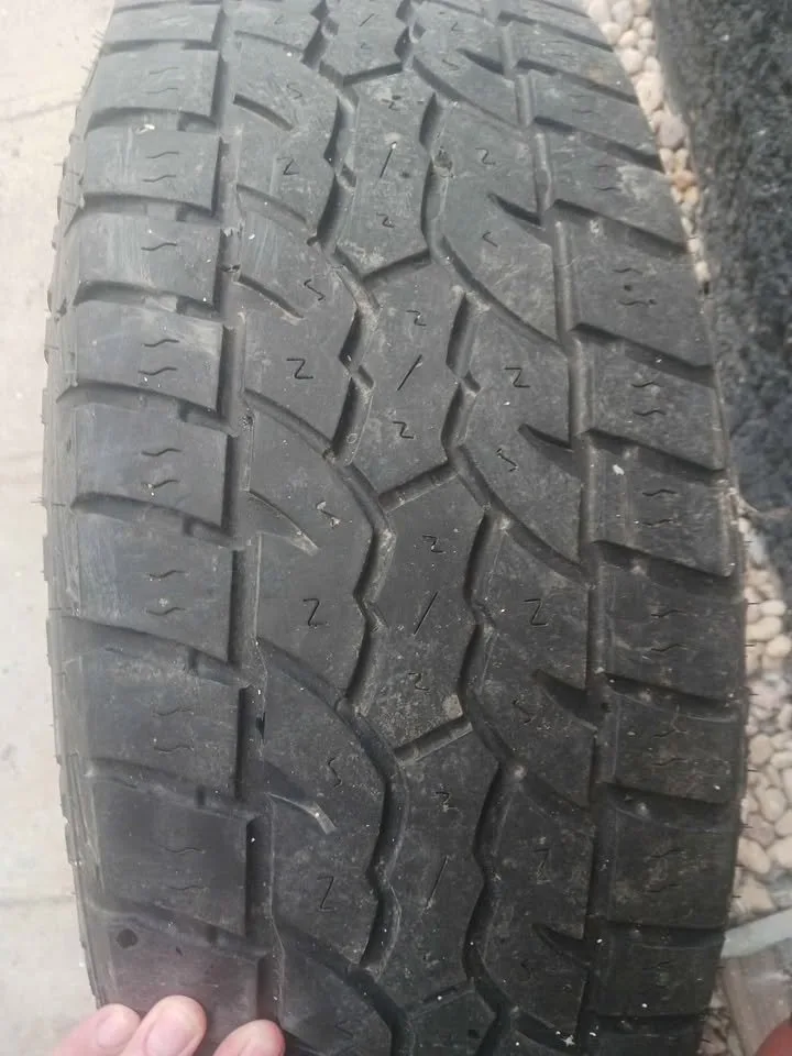 LT 275 60 r20 ONE IRONMAN ALL COUNTRY Truck Tire image indicator(3)