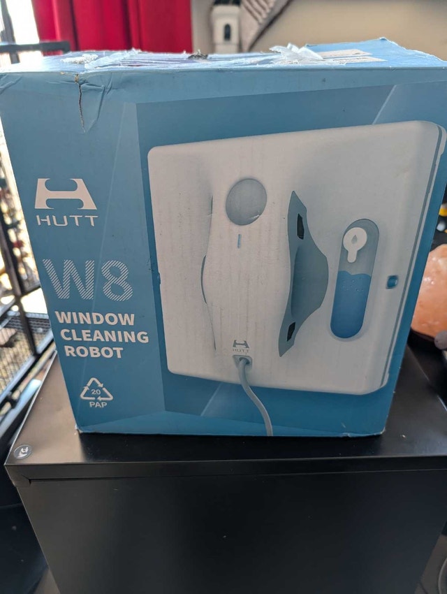 HUTT W8 Window Cleaning Robot