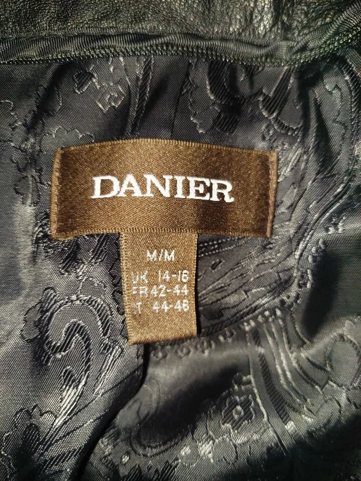 Danier Leather Jacket (Female) - photo 2