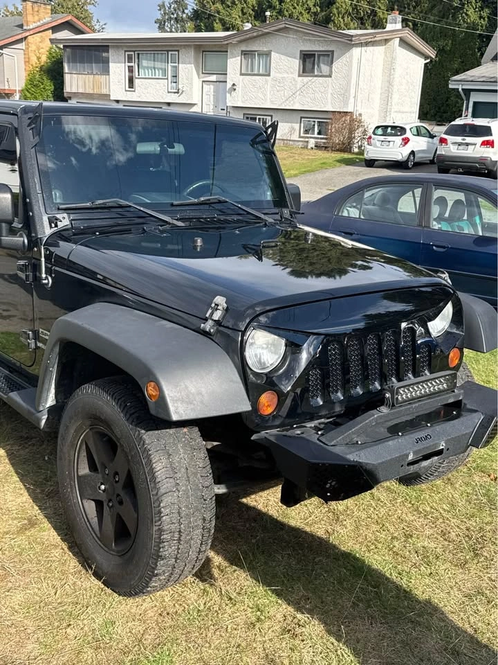 2010 Jeep Wrangler - photo 2