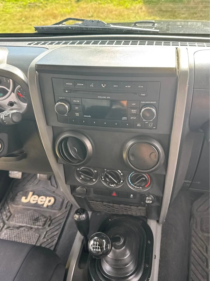 2010 Jeep Wrangler - photo 4