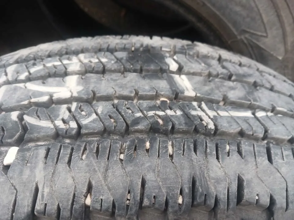 235 75 r17 TWO HANKOOK DYNAPRO A/T Tires image indicator(2)