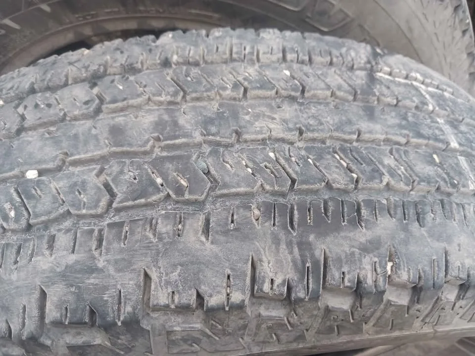 235 75 r17 TWO HANKOOK DYNAPRO A/T Tires image indicator(3)