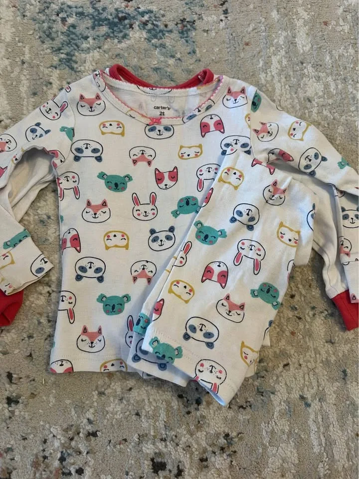 9 pairs of Toddler girl pajamas image indicator(2)