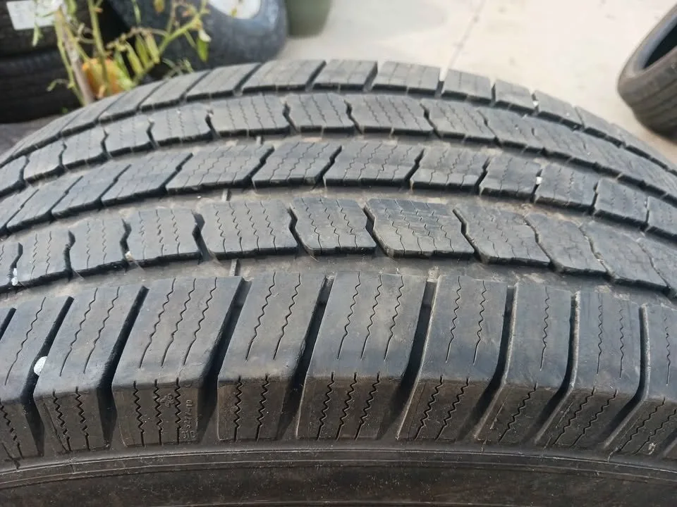 LT 275 65 r20 Michelin LTX M/S All Season Truck Tire image indicator(2)