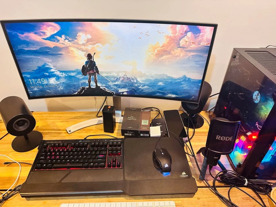LG 34" UltraWide Monitor + Lian Li 08 Premium Case PC - photo 4