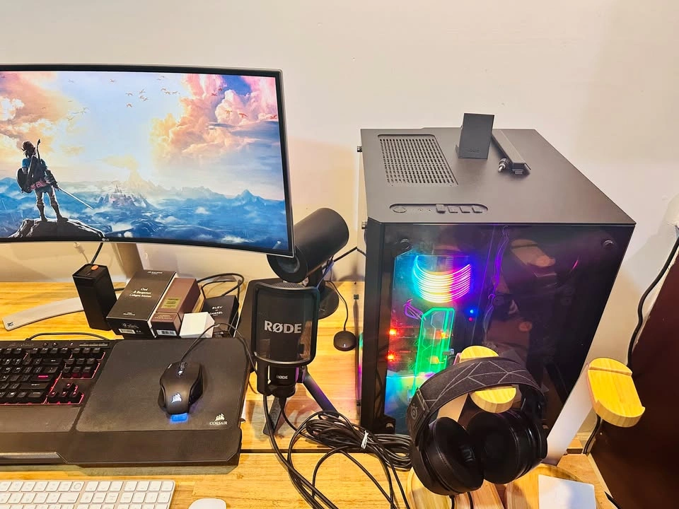 LG 34" UltraWide Monitor + Lian Li 08 Premium Case PC - photo 5