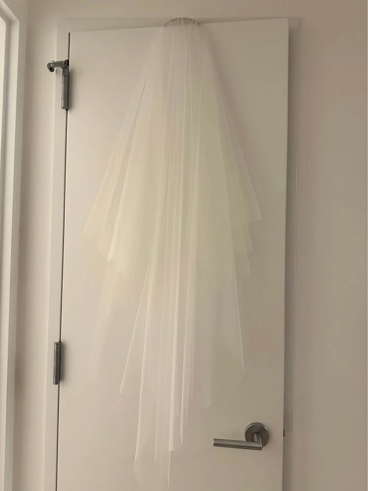 Beautiful Wedding Veil – Excellent Condition - photo 2