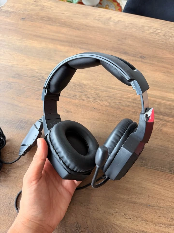 RGB Gaming Headset with Mic – USB, Good Condition - photo 4