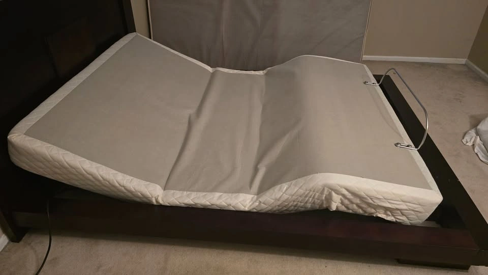 Luxury Queen Adjustable Bed Frame & Novotex Mattress - photo 2
