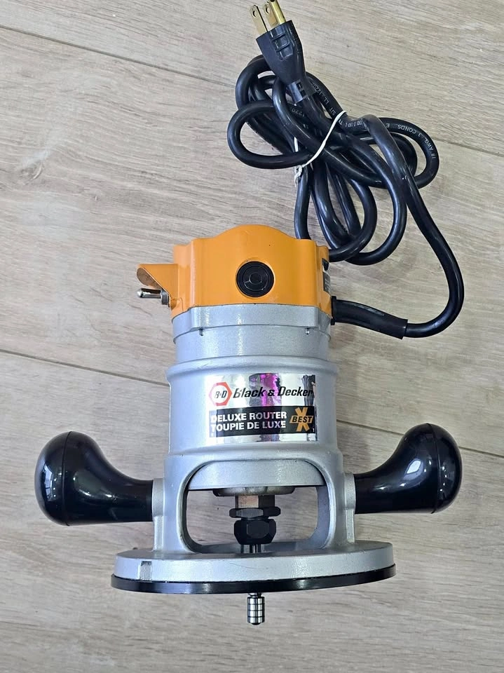 Vintage Black & Decker Deluxe Wood Router (Model 7616-04)