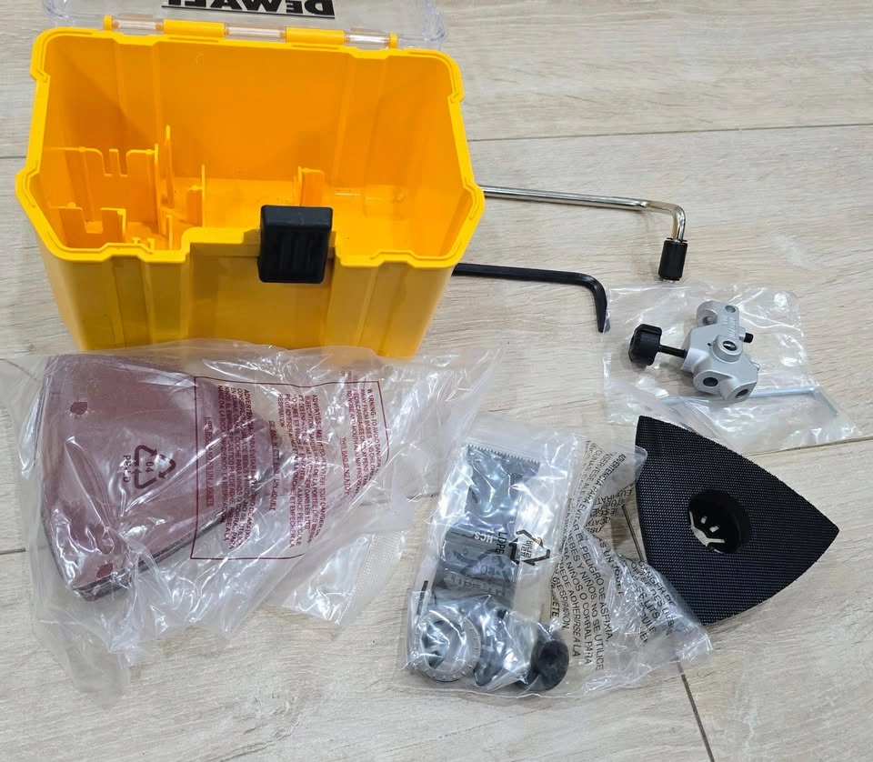 3x DeWALT Oscillating Multi-Tool Accessory & Sanding Kits - photo 4
