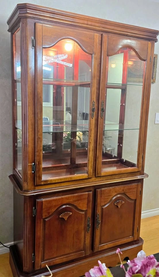Vintage 2-Piece Solid Wood China Cabinet & Hutch