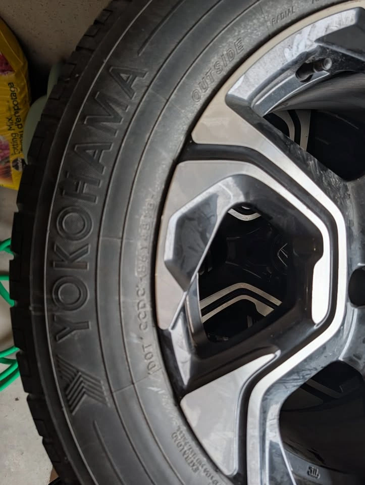 235/60/R18 Summer tires and Alloy OEM HONDA CR-V rims - photo 3