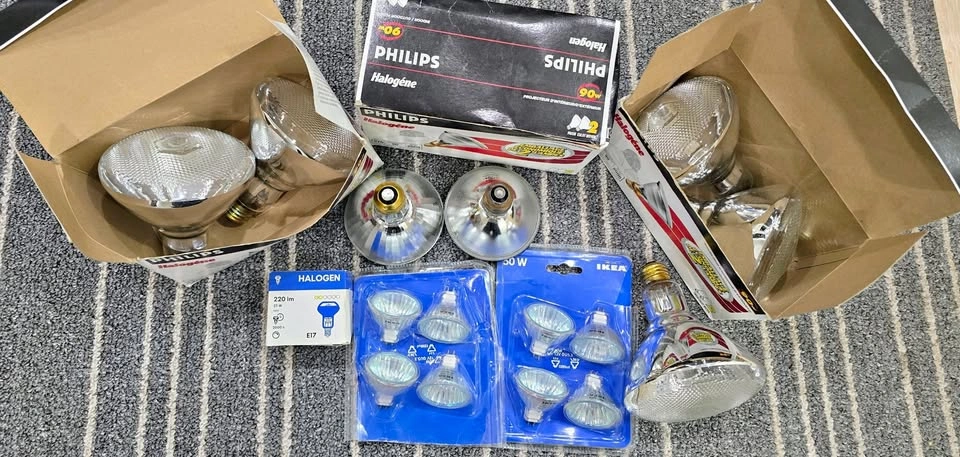 Lot of 18 Halogen Light Bulbs – Outdoor 90W Floods & 50W MR16