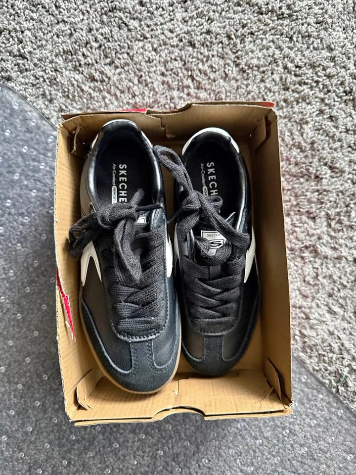 Sketchers Shoes Kids Size 12.5