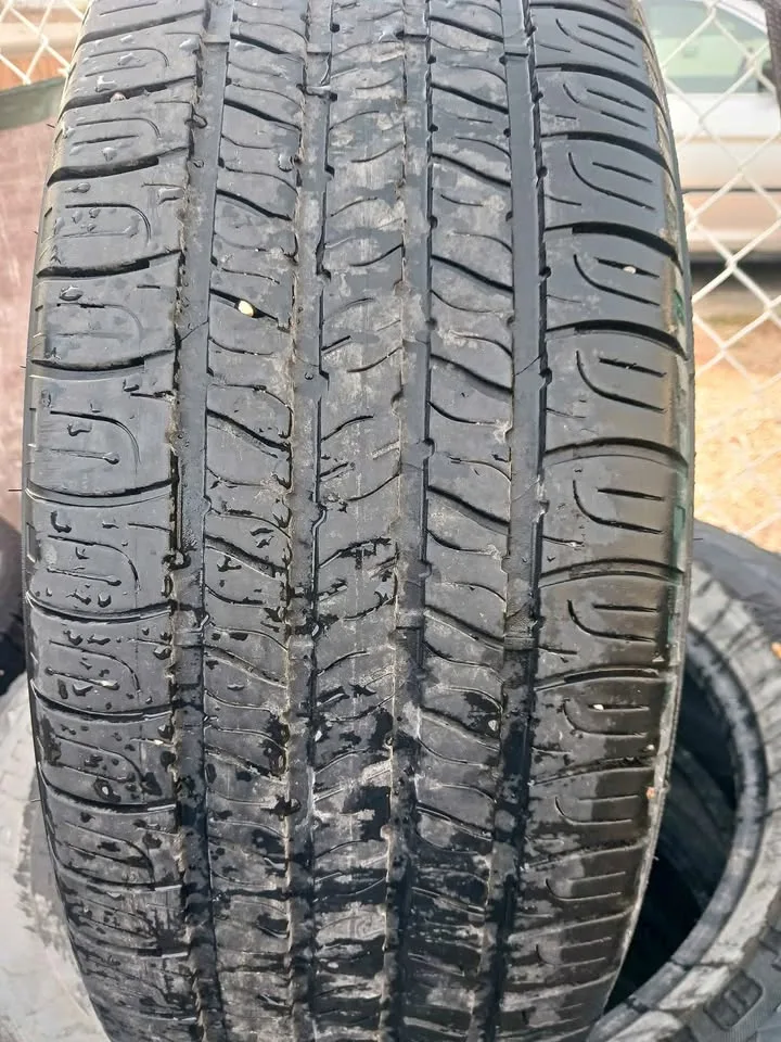 215 60 r17 ONE GOODYEAR ASSURANCE ALL SEASON TIRE thumbnail