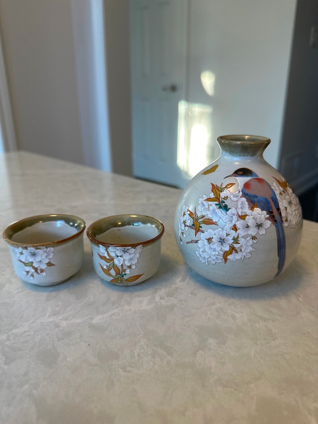 Hand-painted Kutani Yaki Cherry Blossom and Bird Sake Set - photo 3