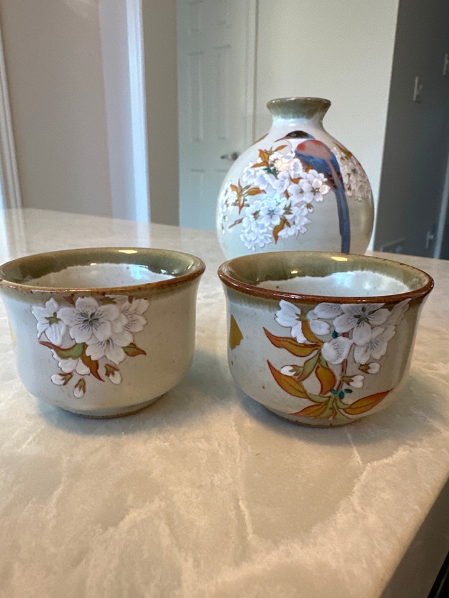 Hand-painted Kutani Yaki Cherry Blossom and Bird Sake Set - photo 5