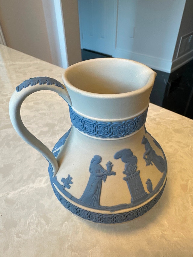 Vintage Wedgwood jasperware pitcher - photo 4