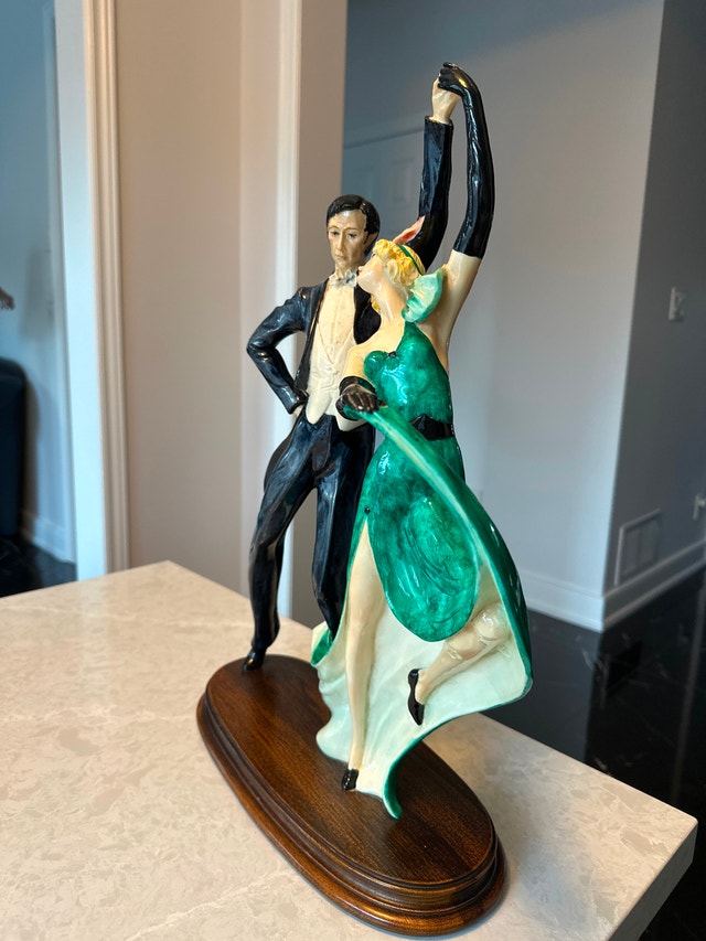 Classic Art Deco-style sculpture titled "Tango" by A. Santini - photo 4