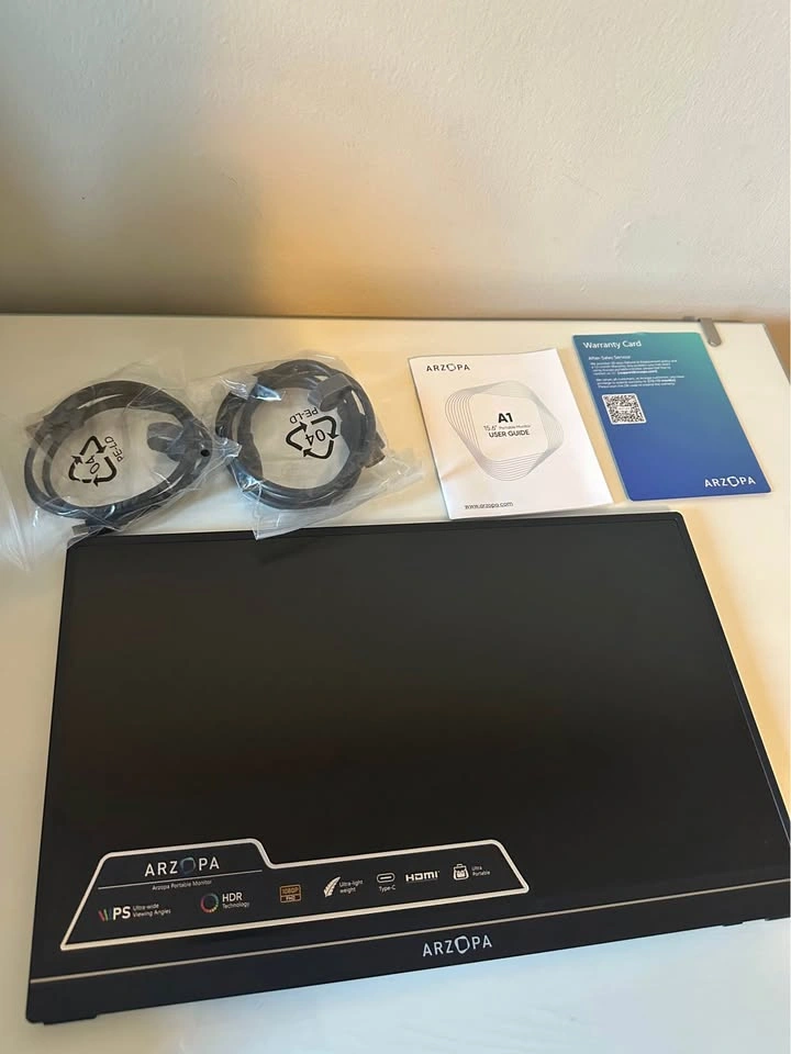 Portable Monitor 15.6'' FHD 1080P Kickstand IPS Screen - photo 2