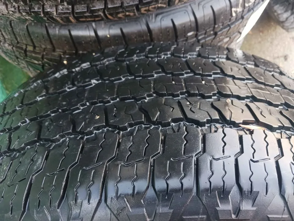 275 55 r20 ONE GOODYEAR WRANGLER TRUCK TIRE image indicator(2)