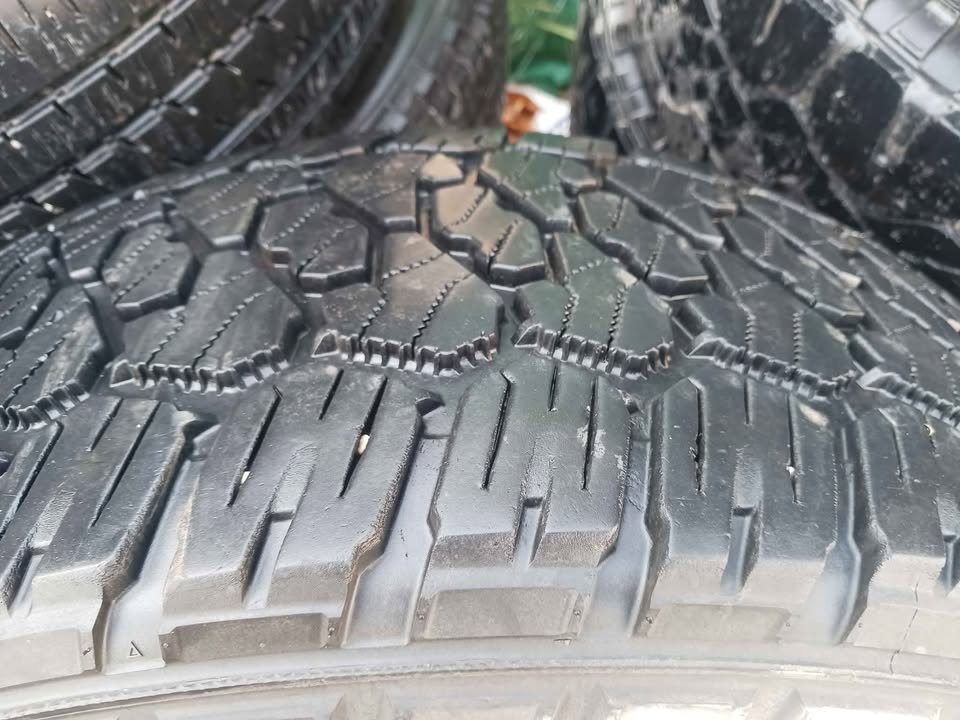 LT 285 60 r20 ONE FIRESTONE DESTINATION XT TIRE - photo 2