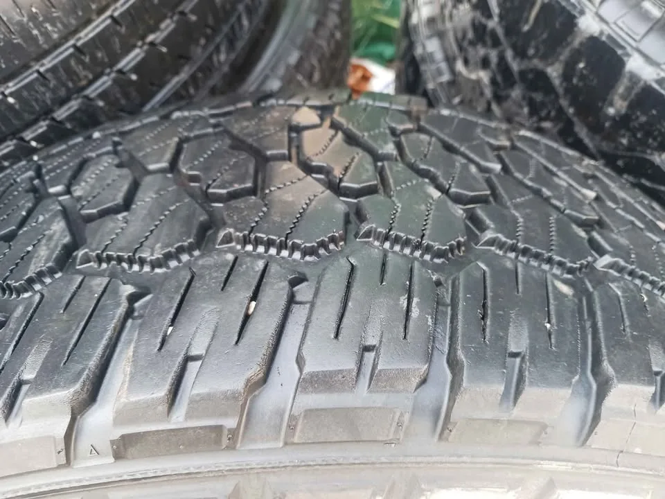 LT 285 60 r20 ONE FIRESTONE DESTINATION XT TIRE image indicator(2)