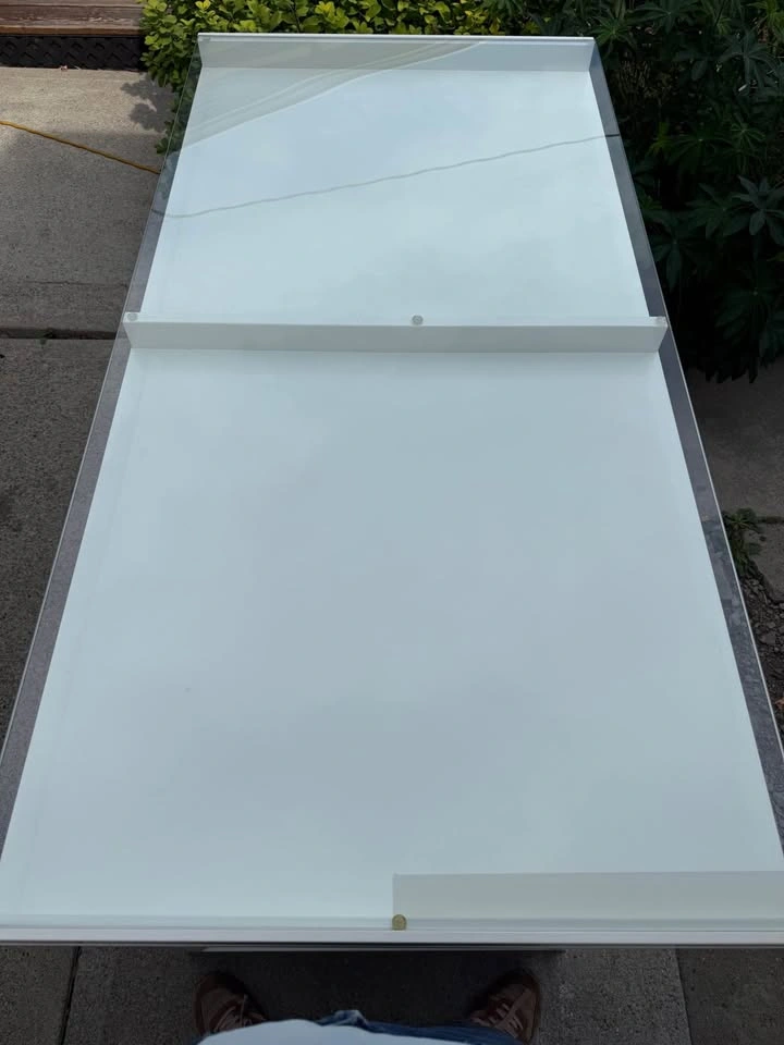 White desk - photo 3