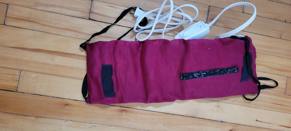 Electric Heating Pad with Burgundy Cover - photo 2
