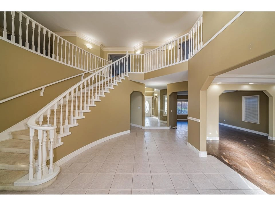 4 Beds 4 Baths - House - photo 4