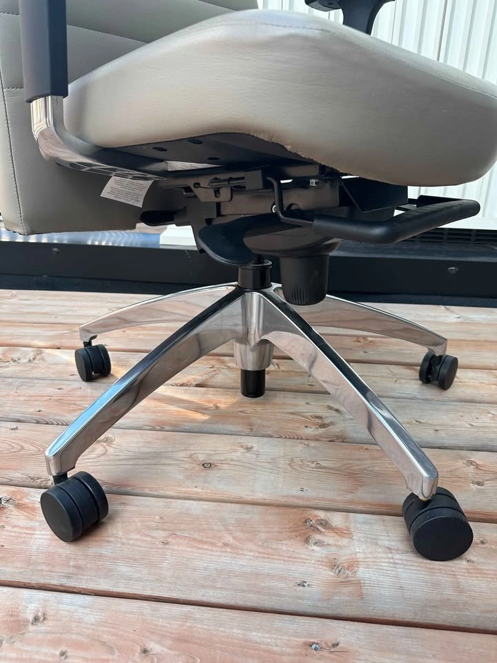 Artopex High-Back Leather Executive Office Chair - photo 3