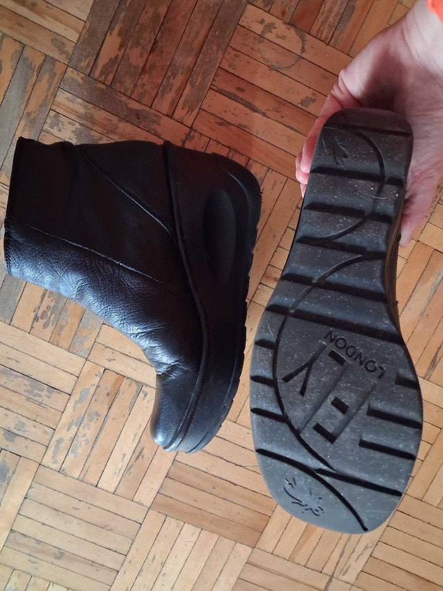 Fly London Black Leather Boots Size 10 - photo 2