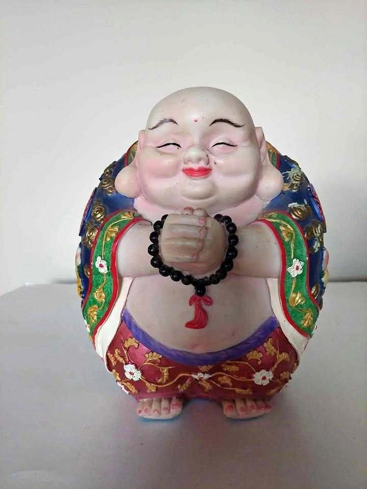 Laughing Buddha statue