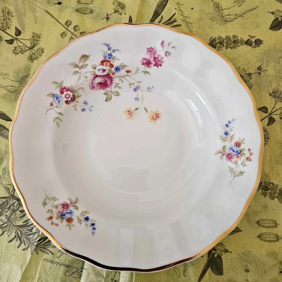 Favolina Porcelain Serving Bowl