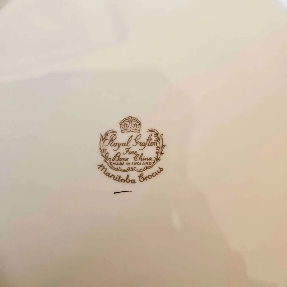 Royal Grafton cake plate, creamer and sugar bowl image indicator(2)